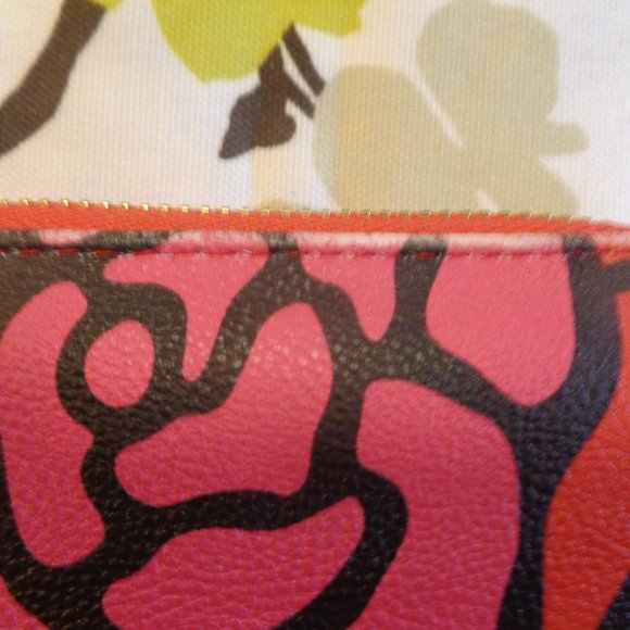 Betsey Johnson Red Rose Floral Wristlet Wallet - Picture 5 of 10